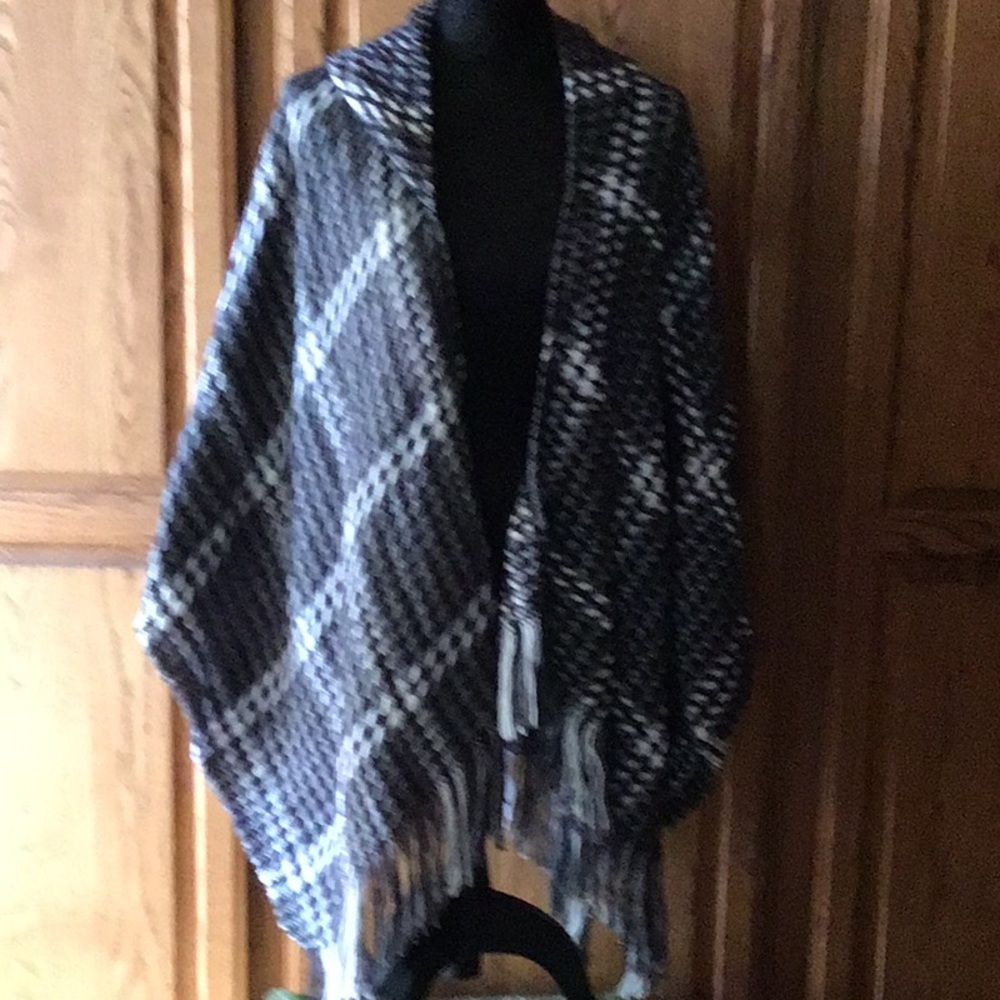 Simple Noelle Hooded Wrap Sweater
